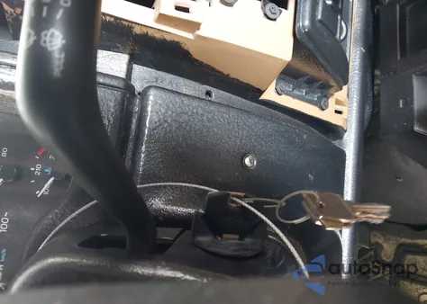 1997 Jeep Wrangler Sport z USA, uszkodzony, nr VIN 1J4FY19S4VP437604